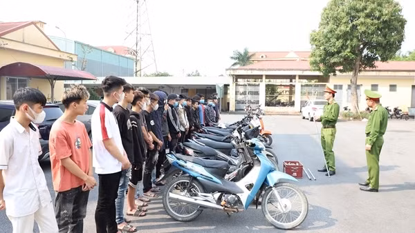 34 thanh thiếu niên "hỗn chiến" gây náo loạn gầm cầu vượt Liêm Tuyền
