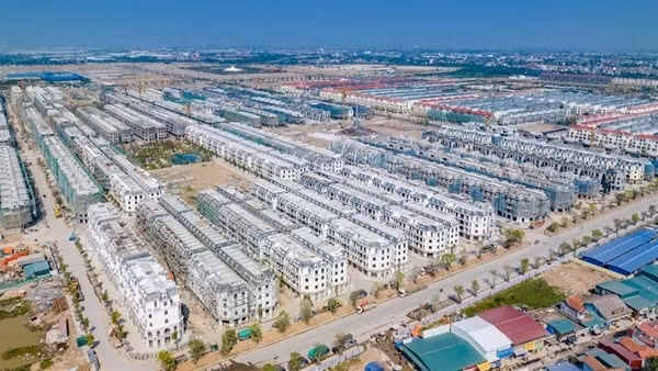 Nhà đầu tư thấy “cơ trong nguy” khi thị trường bất động sản thanh lọc