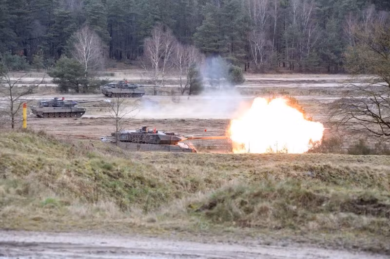 18 xe tăng Leopard 2 của Đức đã cập bến Ukraine -0