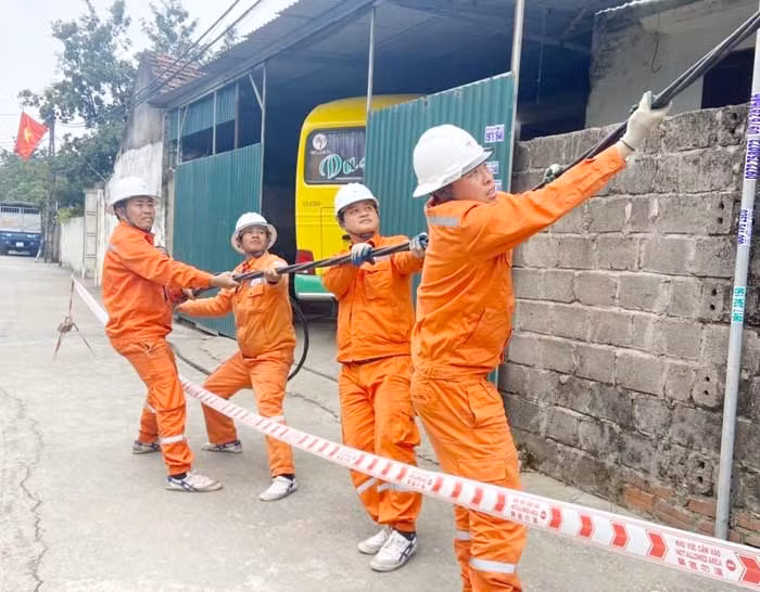 EVNHANOI nỗ lực cung cấp điện phục vụ Thủ đô -0