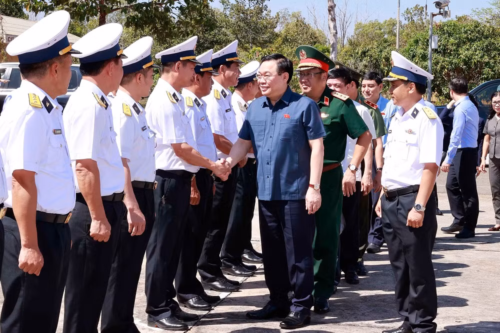 Giữ vững môi trường hòa bình, &nbsp;ổn định để phát triển kinh tế, xã hội -0