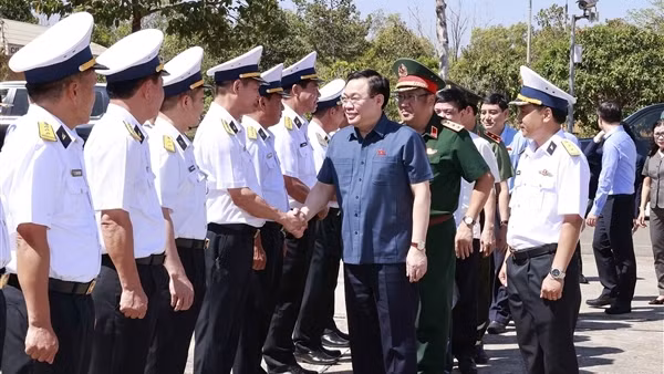 Giữ vững môi trường hòa bình, &nbsp;ổn định để phát triển kinh tế, xã hội