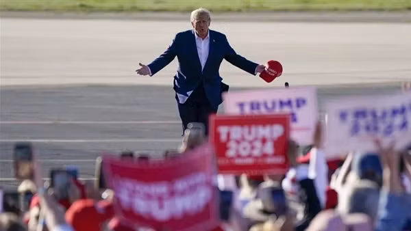 Ông Trump vận động tranh cử bất chấp nguy cơ bị truy tố