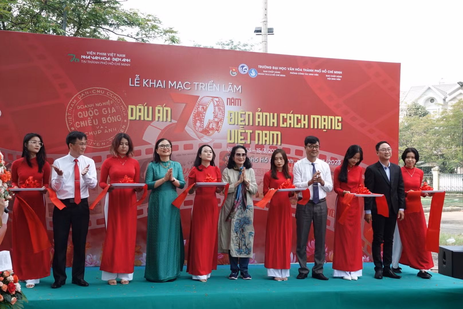 Khai mạc Triển lãm 