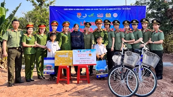 Ý nghĩa nhân văn từ công trình “Mẹ đỡ đầu” và “Ngôi nhà hạnh phúc”