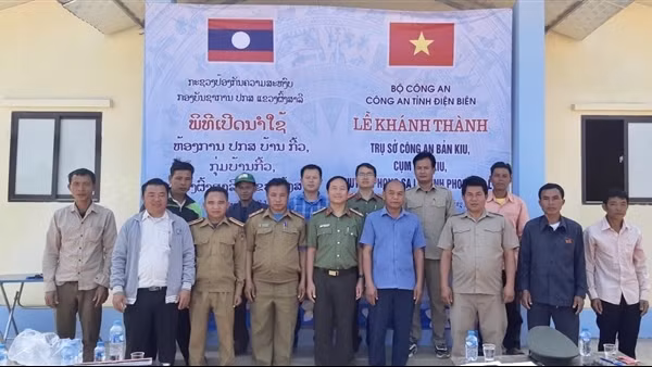 Bàn giao nhà làm việc cho Công an cụm bản khu vực giáp biên