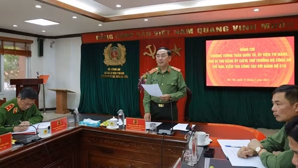 Đề cao tính “tự soi, tự sửa”, trách nhiệm tiên phong, gương mẫu của cấp uỷ, người đứng đầu