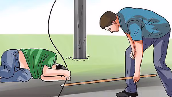 Di dời cáp quang, nhân viên viễn thông bị điện giật tử vong