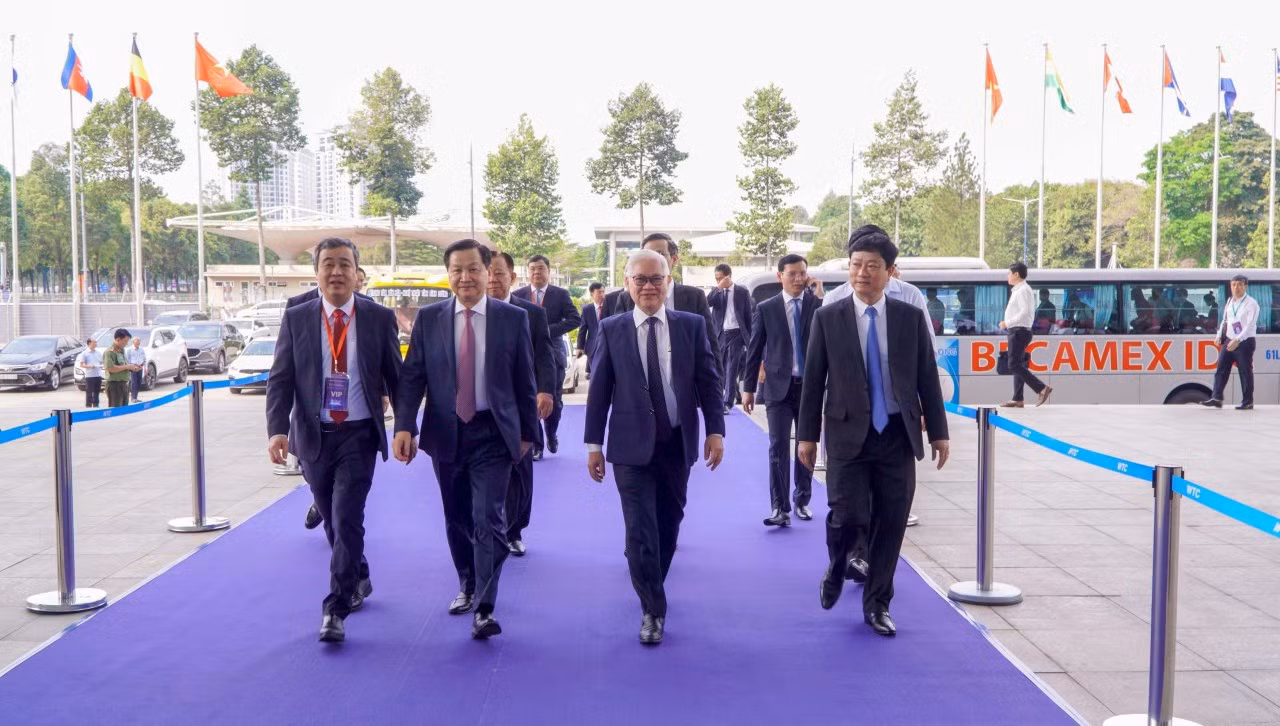 Cần nhân rộng mô hình VSIP và thành phố thông minh -0