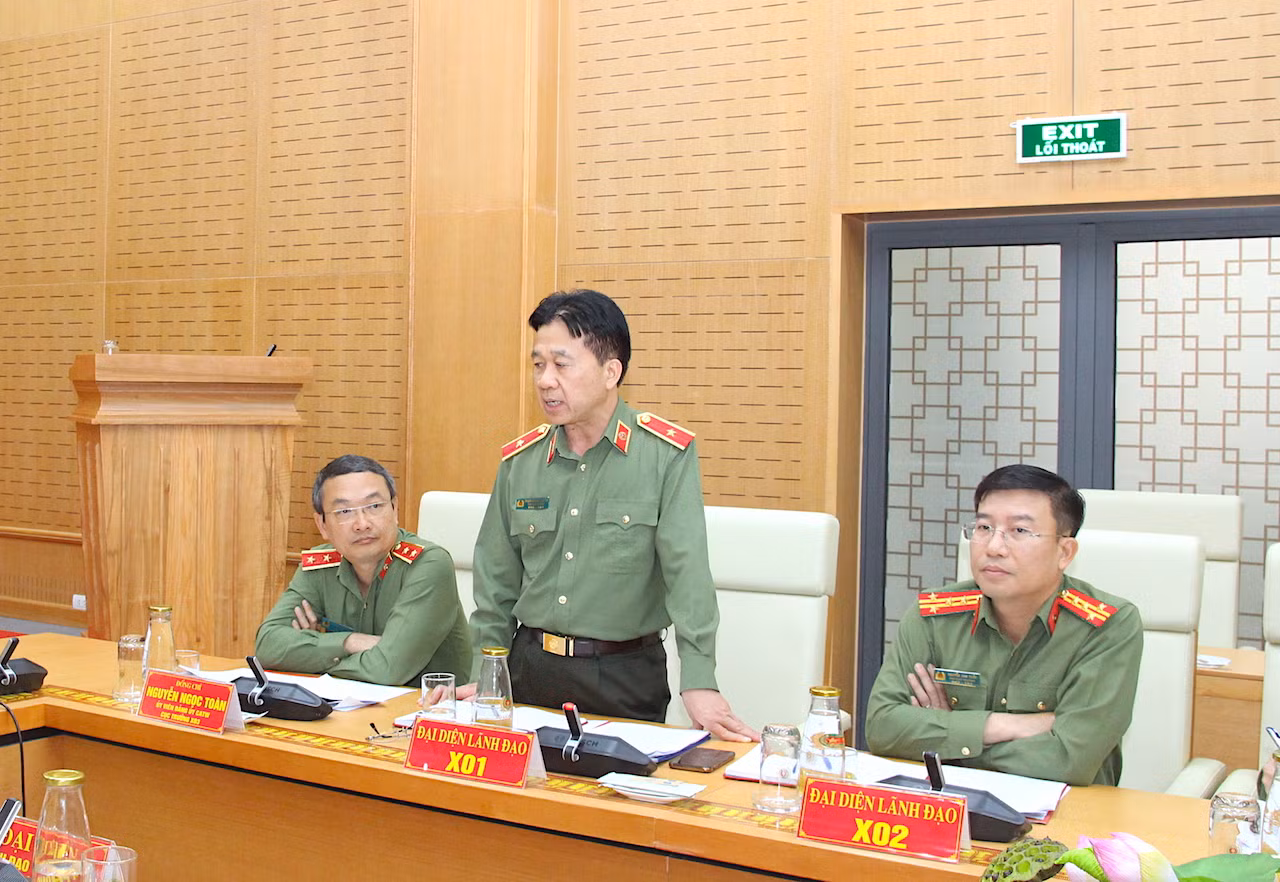 Chú trọng đoàn kết nội bộ, quan tâm công tác quản lý cán bộ -0