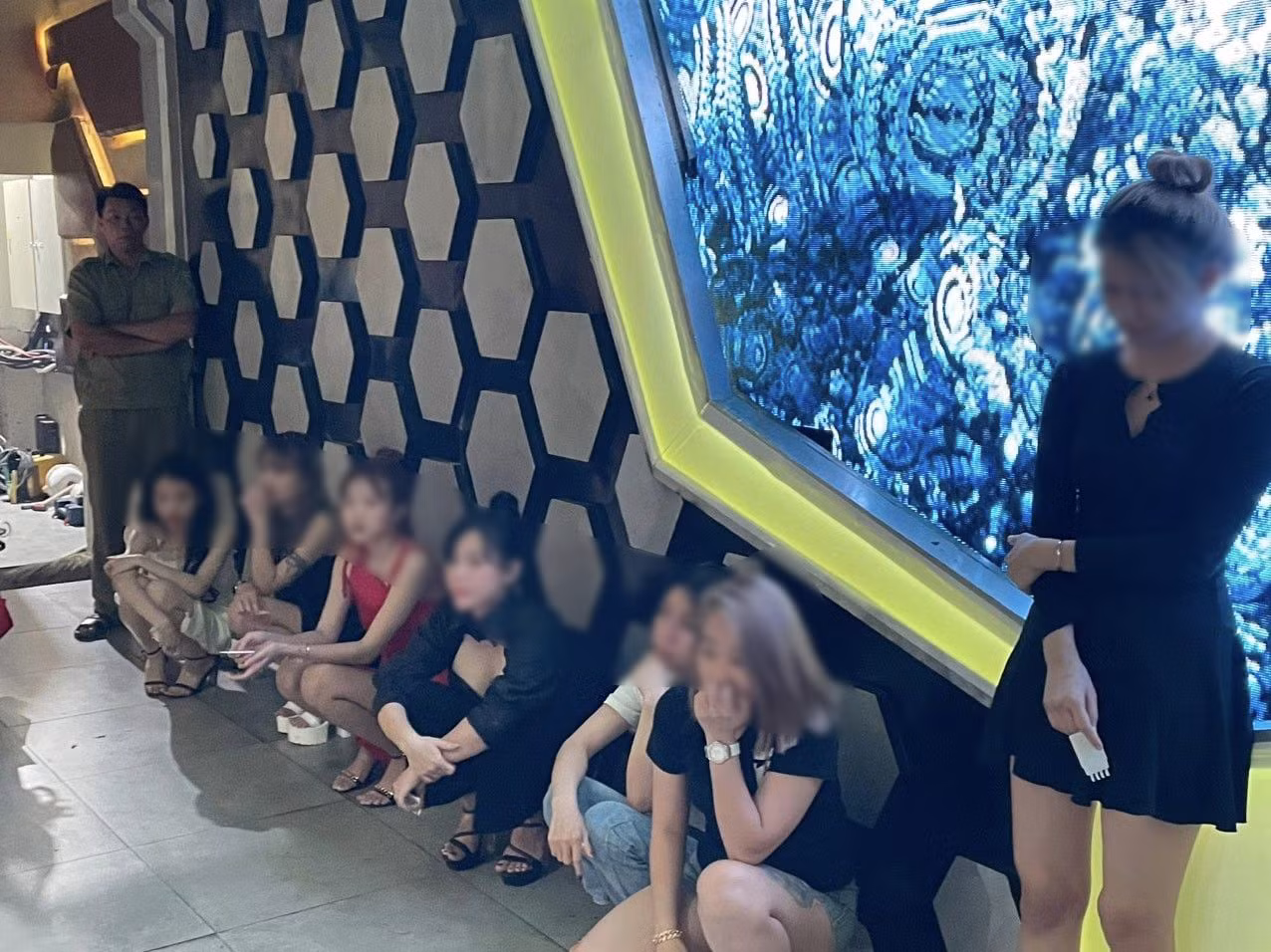 Phát hiện hàng chục người dương tính với ma túy tại cơ sở Space X Club -1