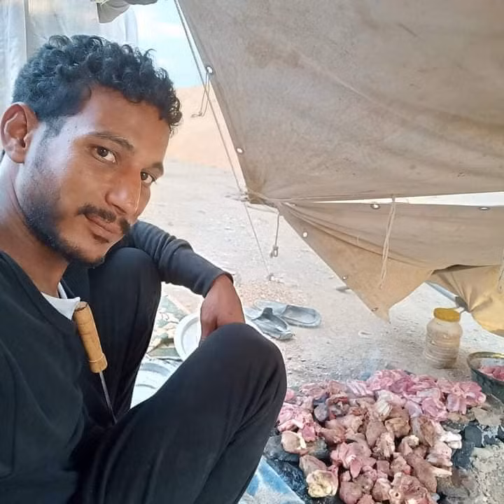 Máu ở mỏ vàng Aswan -0