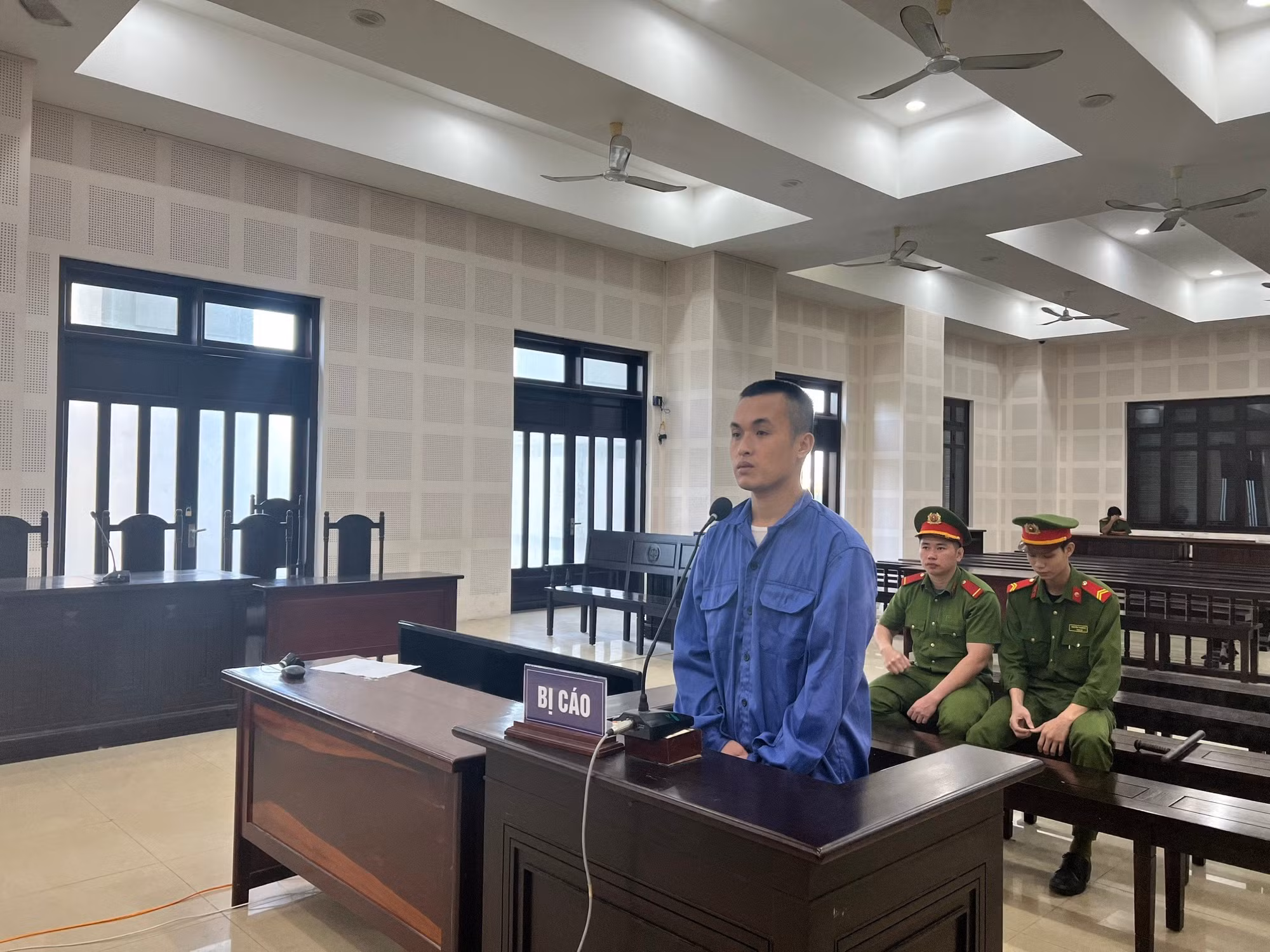 Cú nẹt pô của trai làng trả giá hơn 10 năm tù -0