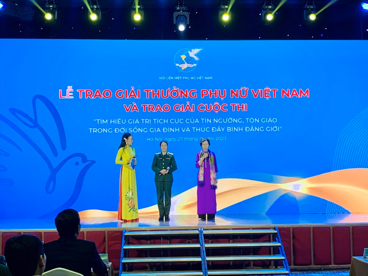 phụ nữ 1.jpg -0