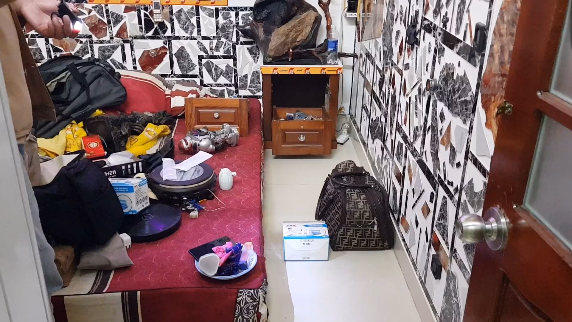 Trao thưởng vụ bắt đối tượng mua bán ma túy có 3 tiền án -0