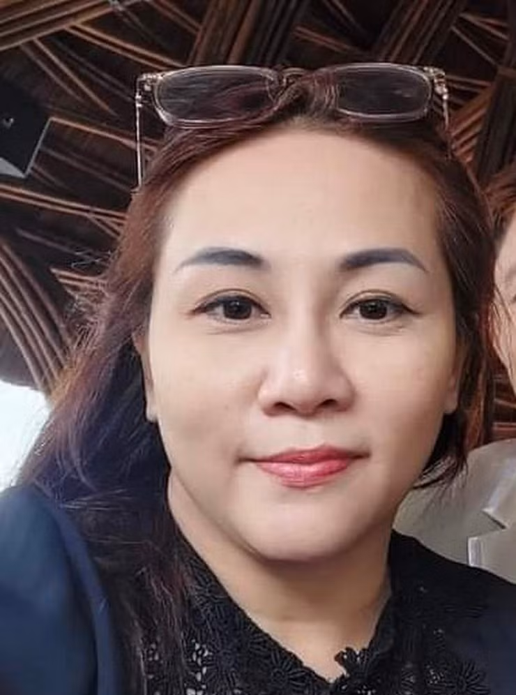 Người vợ trốn nã bị bắt giữ cùng gã chồng cất giấu hai khẩu súng ngắn sau vụ bắn người -0