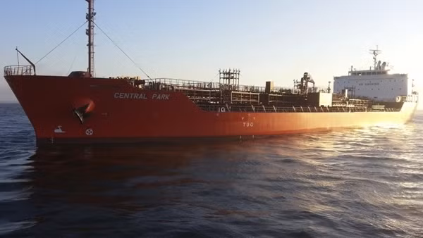 Tàu chở dầu có công dân Việt Nam bị tấn công ngoài khơi Yemen