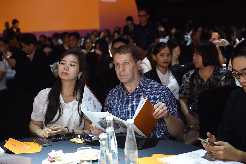 Hơn 1.000 khách mời “đắm chìm” trong không gian nghệ thuật ra mắt phân khu Hawaii - Masteri Waterfront -1