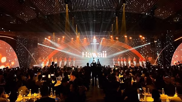 Hơn 1.000 khách mời “đắm chìm” trong không gian nghệ thuật ra mắt phân khu Hawaii - Masteri Waterfront