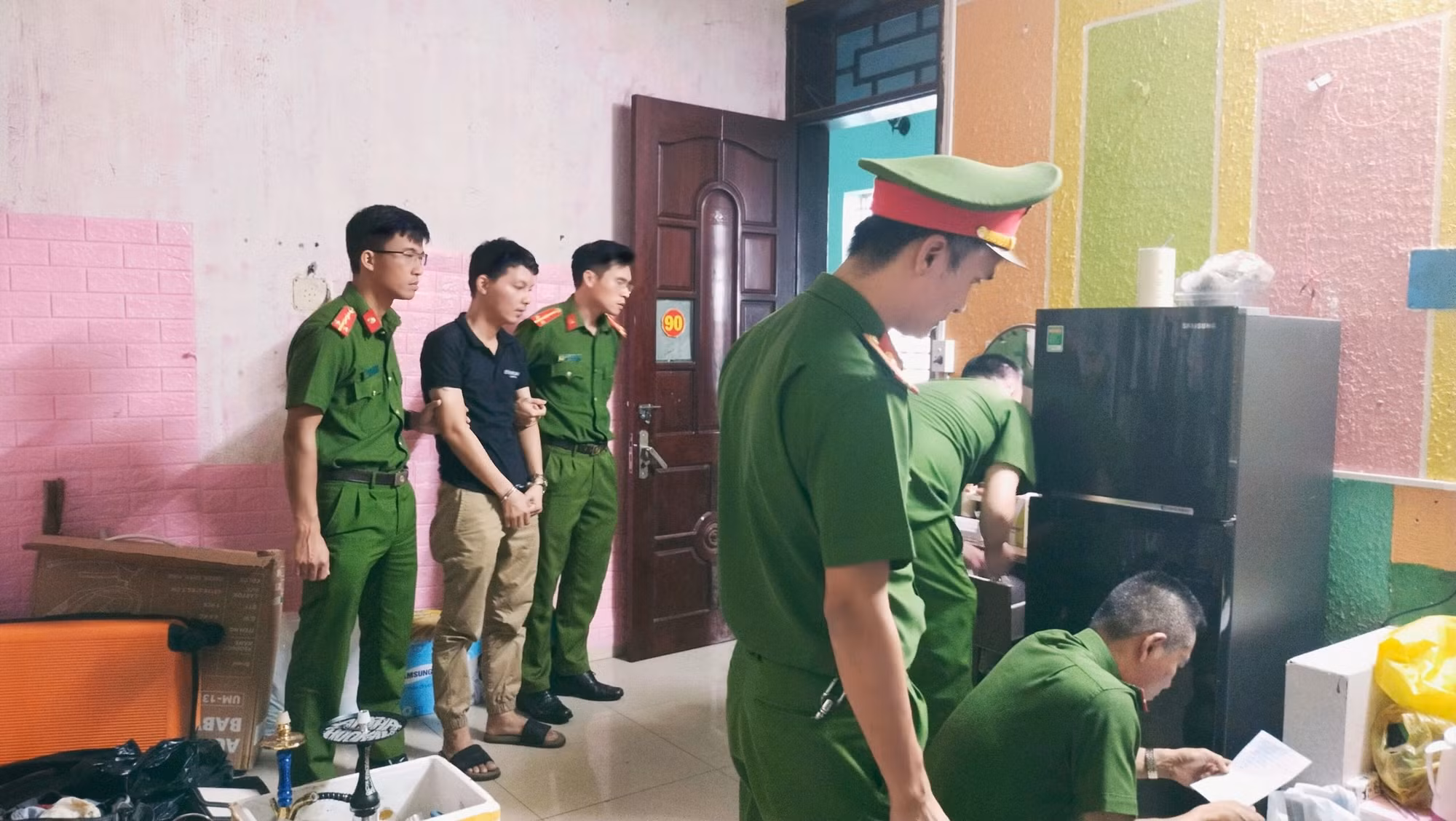 Triệt phá đường dây “Mua bán người dưới 16 tuổi” -0
