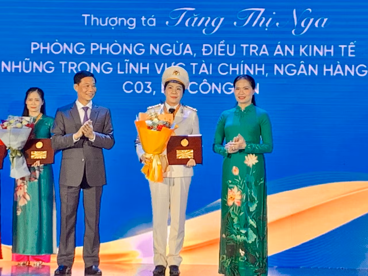 phụ nữ 4.jpg -0