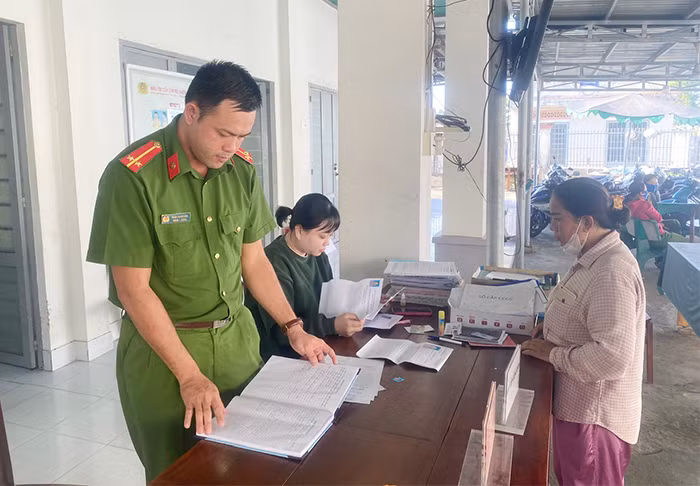 Công an xã với an ninh, trật tự tuyến biên giới: Trăm dâu đổ đầu tằm… -0