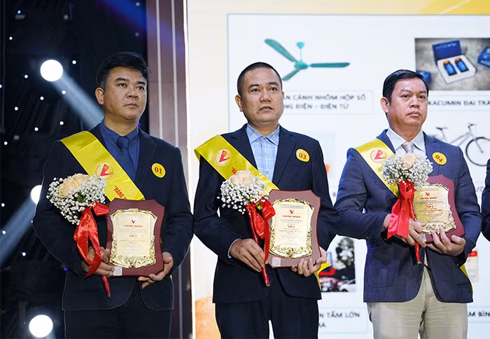 Bồn nhựa Plasman vào top Hàng Việt Nam được người tiêu dùng yêu thích năm 2023 -0