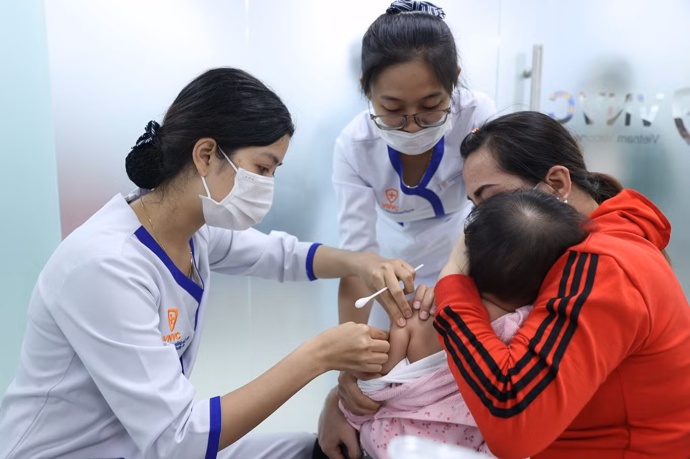 Mắc cúm B, bé 8 tuổi bị hôn mê sâu, tiên lượng tử vong -0