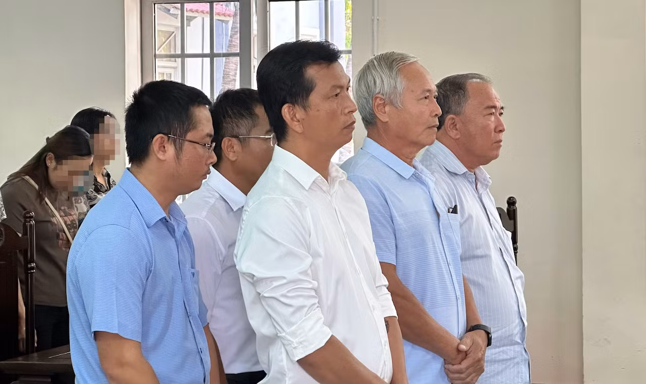Trả hồ sơ điều tra bổ sung vụ cán bộ hầu tòa vì cấp đất công sai quy định -0