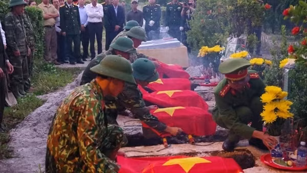 Tìm thấy nhiều hài cốt liệt sĩ kèm di vật có thông tin ở Quảng Trị
