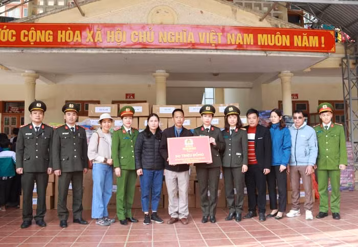 Hỗ trợ nhà trường và gia đình học sinh tử vong trong vụ cháy trường bán trú tại huyện Sốp Cộp -1