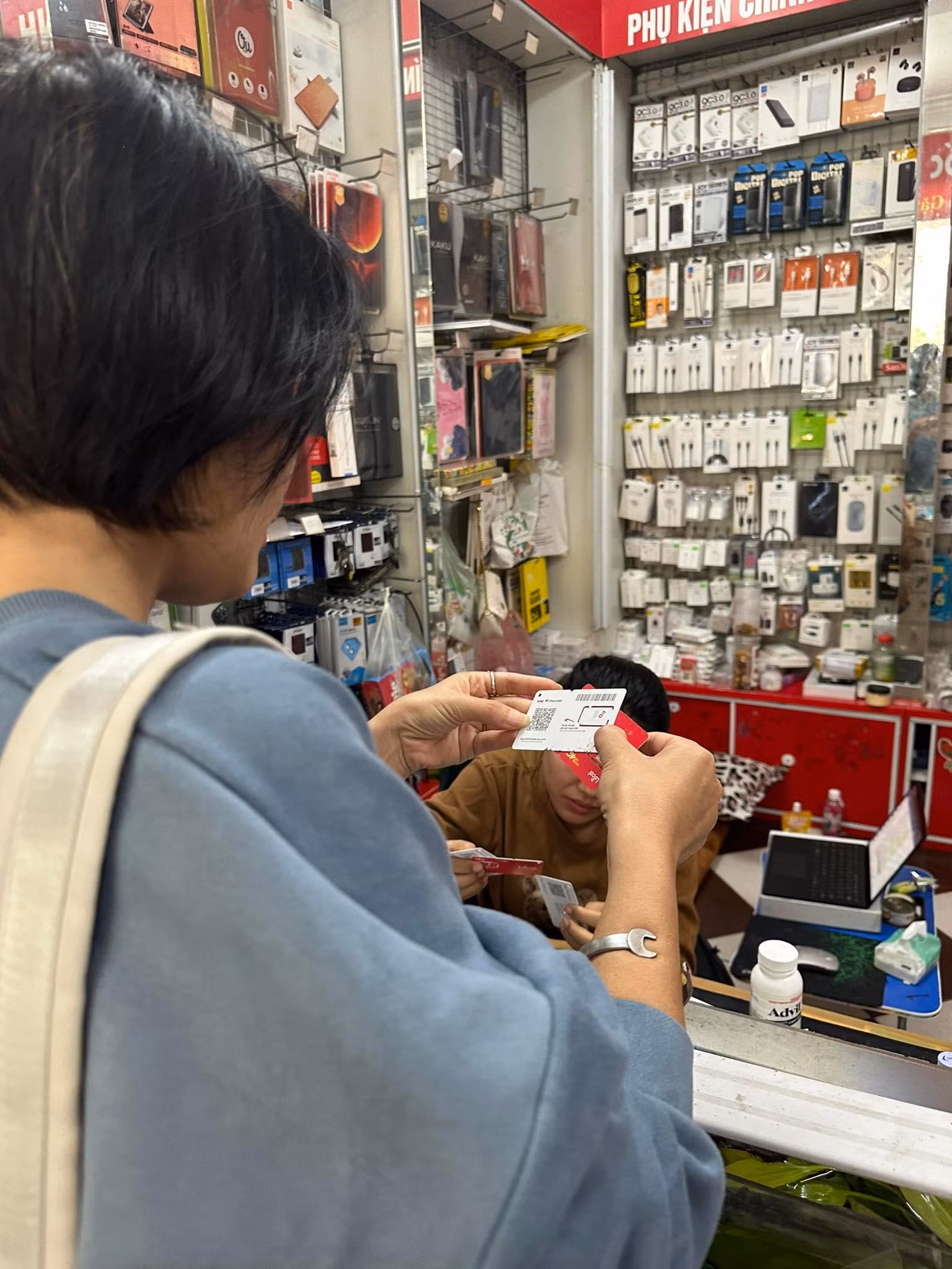 Sim rác vẫn tràn lan -0