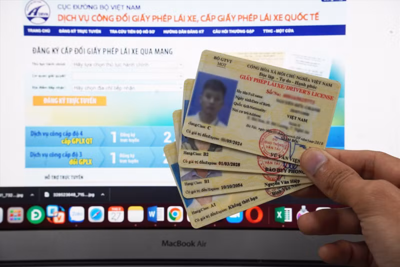 Thay đổi mức thu lệ phí cấp đổi GPLX trực tuyến, khai thác thông tin trong Cơ sở dữ liệu quốc gia về dân cư từ ngày 1/12 -0