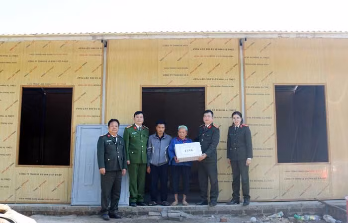 Bắc Kạn: Hoàn thành 194/200 căn nhà cho người nghèo -1