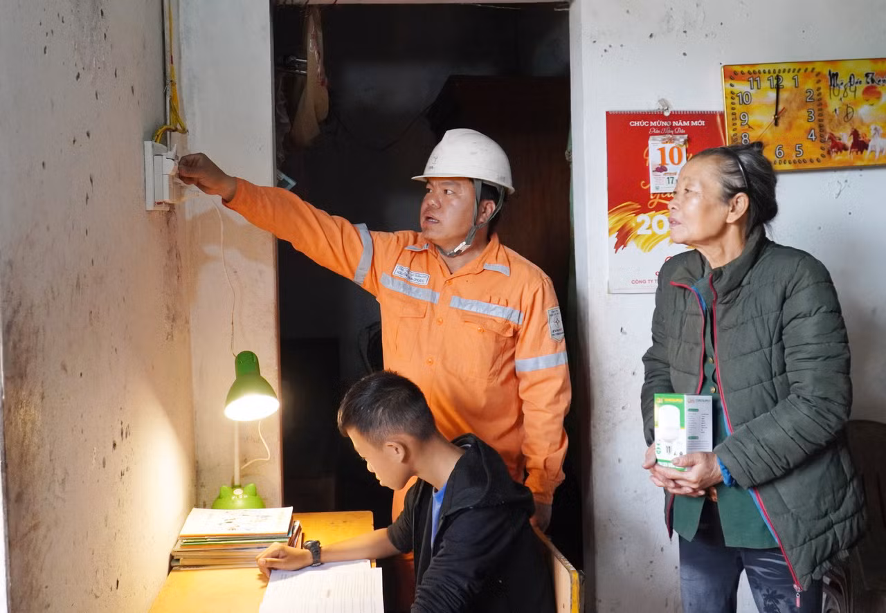 EVN tổ chức tháng tri ân khách hàng -0