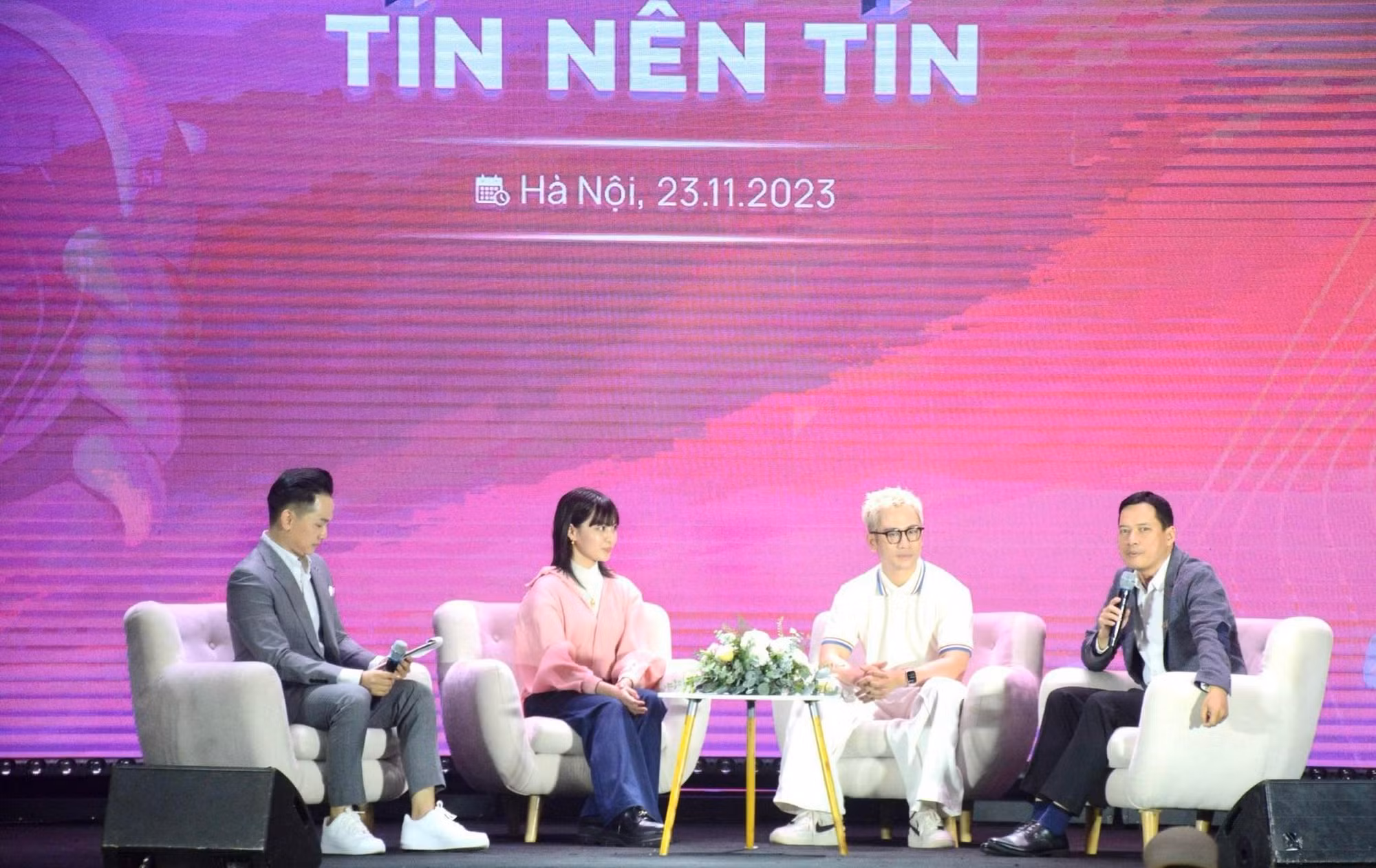Chung sức trong cuộc chiến chống tin giả -0
