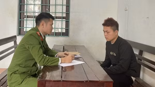 24h vây bắt tên cướp giật lẩn trốn trong rừng sâu