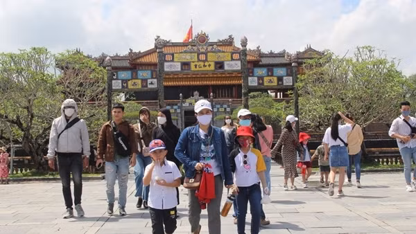 Nhiều điểm di tích ở Huế mở cửa đón du khách