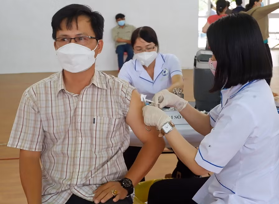 Từ 0h ngày 1/10, Bình Định cho phép cơ sở khám, chữa bệnh bảo hiểm y tế ngoài công lập hoat động -0