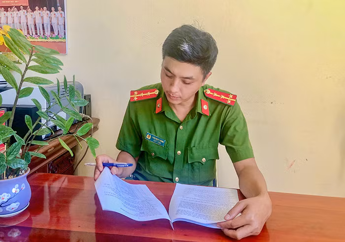 Đại úy Trần Ngọc Thăng: Thanh xuân “cắm bản” và những kỷ niệm khắc vào nỗi nhớ -0