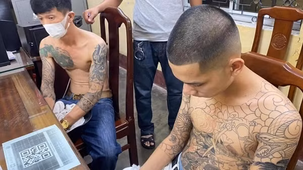 Ngăn chặn, xử lý hơn 200 “quái xế” bốc đầu xe máy, lạng lách, đánh võng ảnh 4