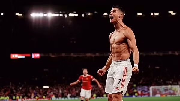 Cristiano Ronaldo giúp HLV Rangnick có chiến thắng đầu tiên ảnh 13