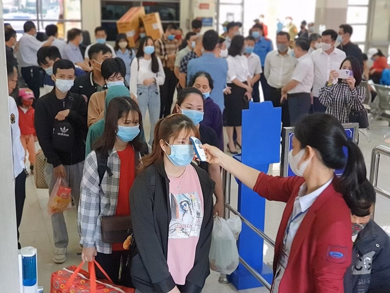 Từ 1-10: Hoạt động vận tải chính thức được “khơi thông” trở lại -0