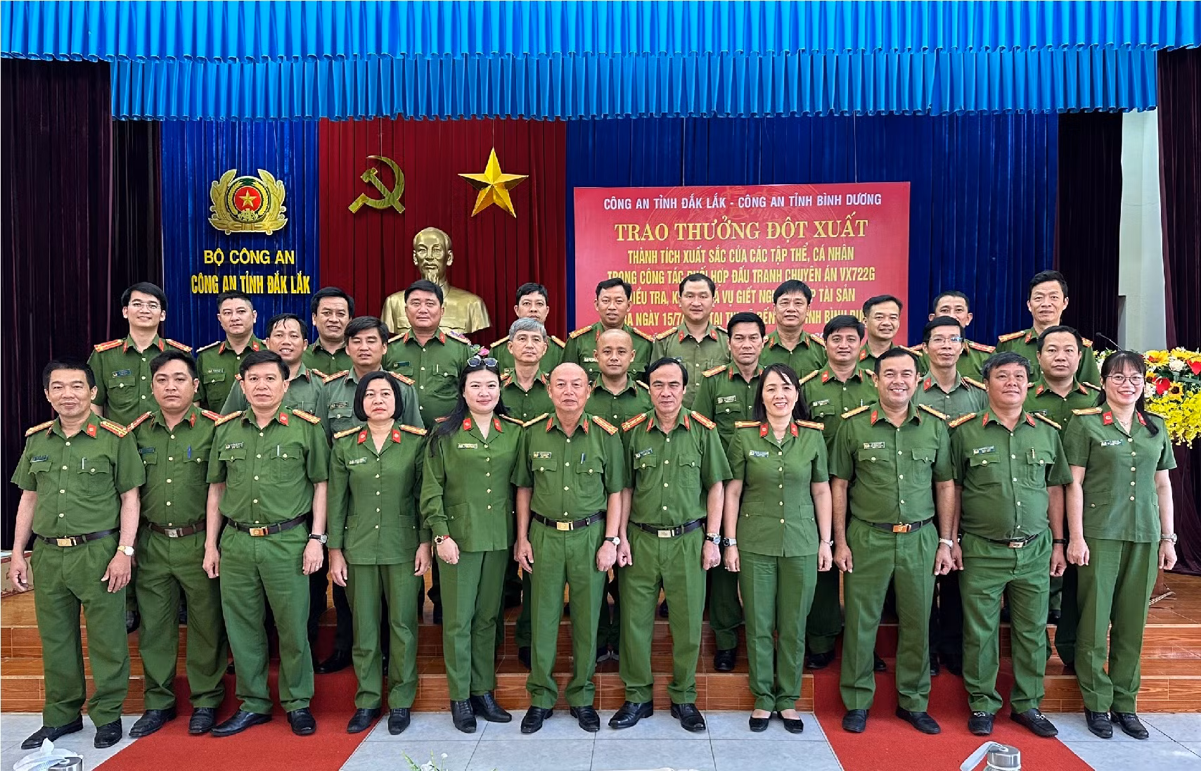 Khen thưởng đột xuất các cá nhân, tập thể Công an Đắk Lắk trong vụ án giết người ở Bình Dương -0