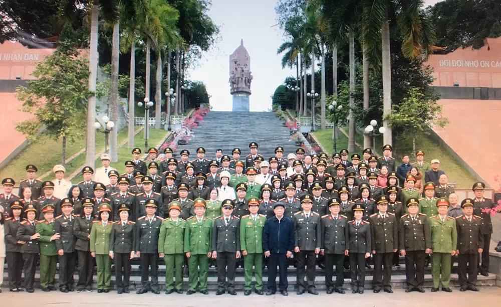Giữ gìn, phát huy phẩm chất người Công an cách mạng -0