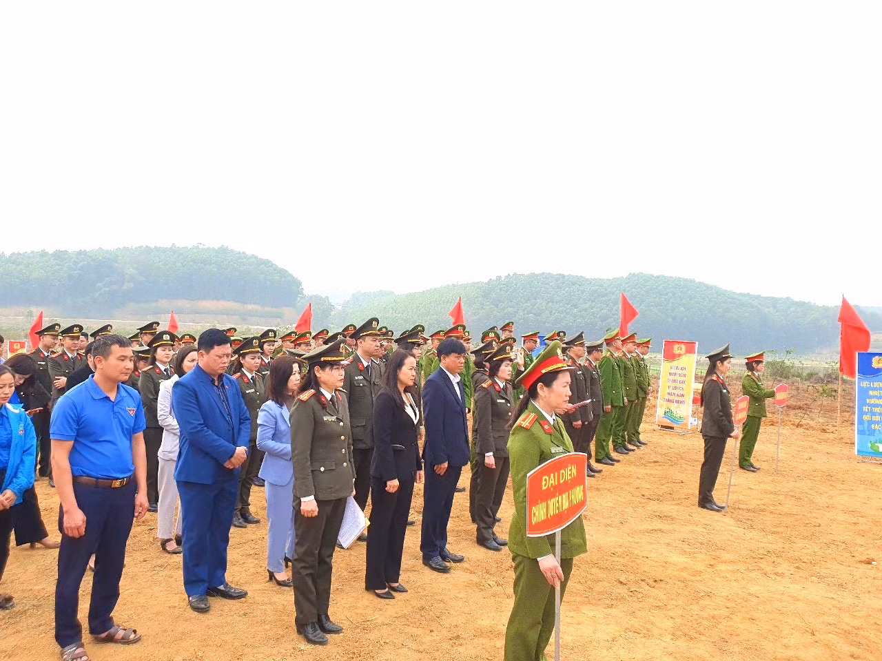 Lễ phát động ra quân trồng rừng phòng hộ tại Phú Thọ -0