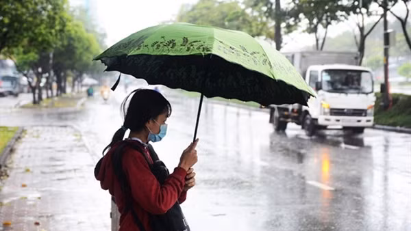 Miền Bắc nhiệt độ 'nhích' nhẹ, trời mưa rét;&nbsp;Nam Bộ nắng cả ngày