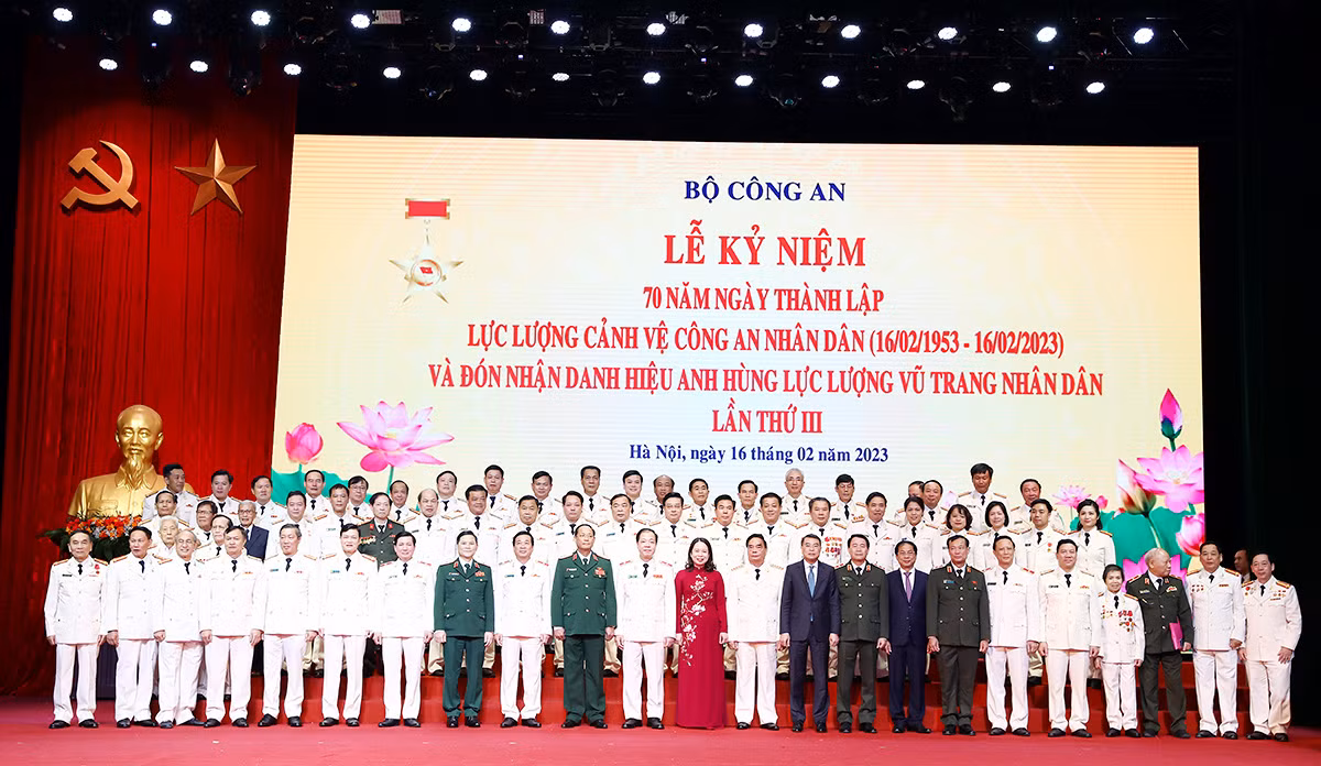 Tiếp tục phát huy truyền thống của đơn vị Cảnh vệ CAND Anh hùng -0