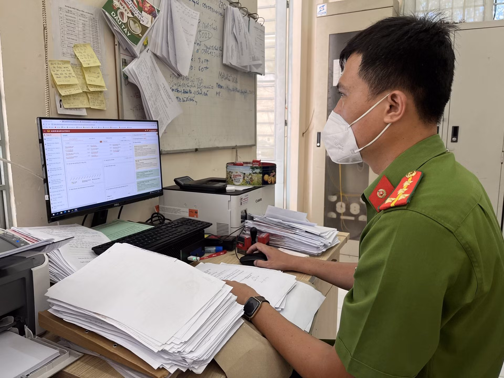 Công an tỉnh Tây Ninh đẩy mạnh ứng dụng&nbsp;công nghệ cấp hộ chiếu phổ thông theo Đề án 06 -0