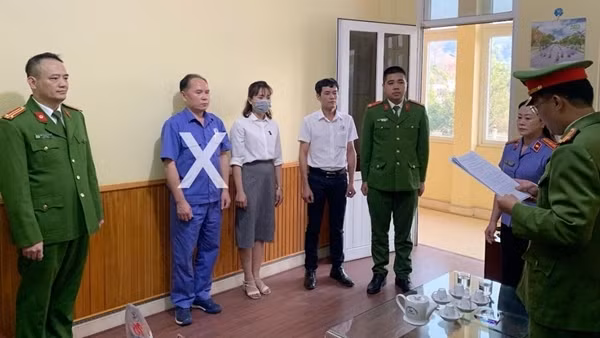 Khởi tố giám đốc&nbsp;trung tâm đăng kiểm tại Sơn La